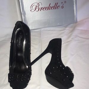 Breckelle’s high heels
